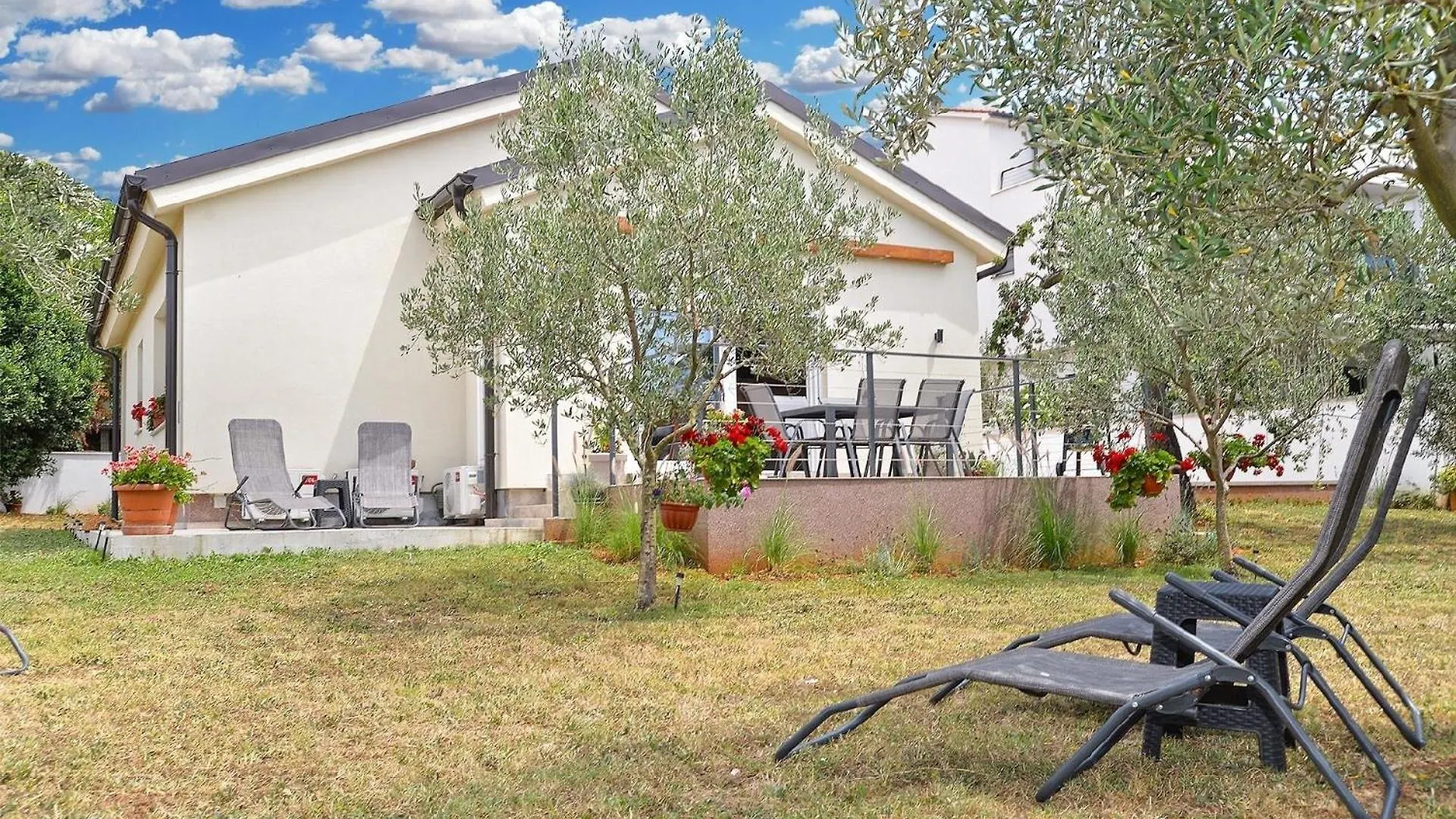 Ferienhaus Fuer 4 Personen Ca 74 Qm In Medulin, Istrien Suedkueste Von Istrien Сasa de vacaciones Medulin